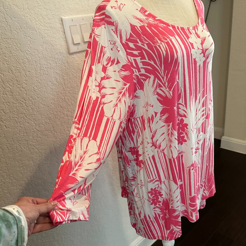 RUBY RD Tropical Print with Shark Bite Hem 2X - image 3